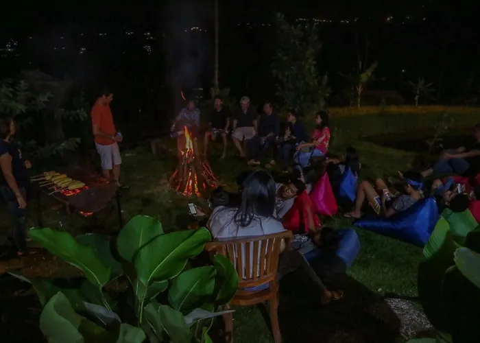 Puri Sunny Camp Lodge Munduk